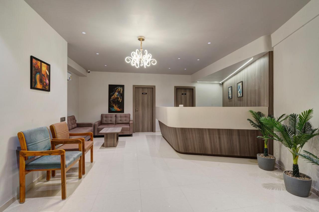 Hotel Sparsh Divine Ахмедабад Экстерьер фото